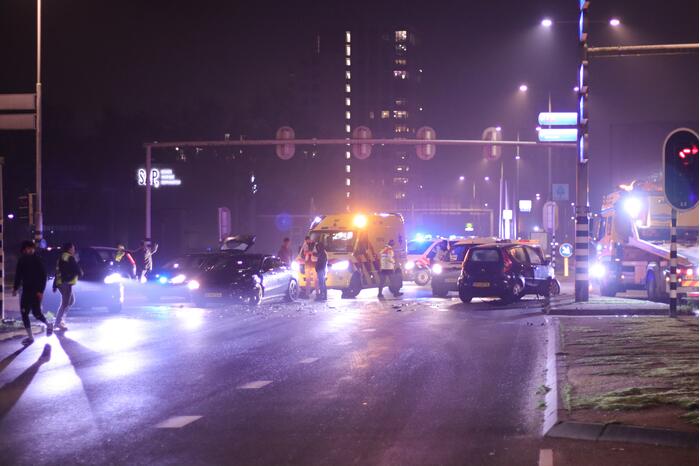 Ravage bij ongeval tussen meerdere voertuigen