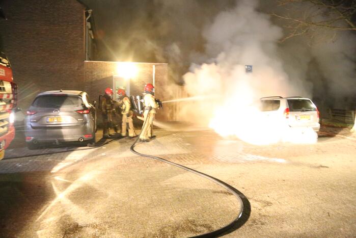 Auto door brand verwoest