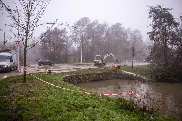 Flink waterballet na gesprongen leiding