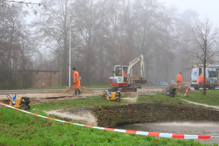 Flink waterballet na gesprongen leiding
