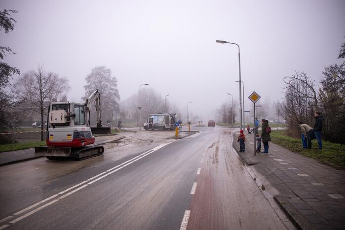 Flink waterballet na gesprongen leiding
