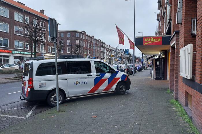 Politie aanwezig door overval op Wibra