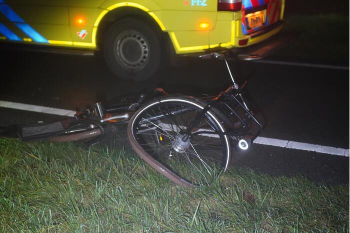 Fietser zwaargewond bij aanrijding met auto