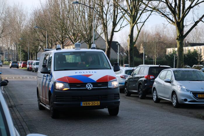 Voordeur woning verwoest door vuurwerkbom