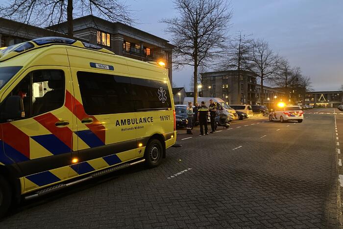 Scooterrijder geschept door auto