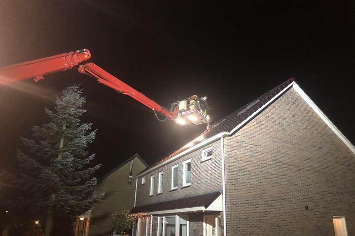 Brand in schoorsteen van woning