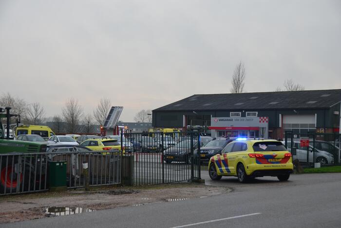 Persoon gewond bij ongeval Vakgarage Van der Zweep