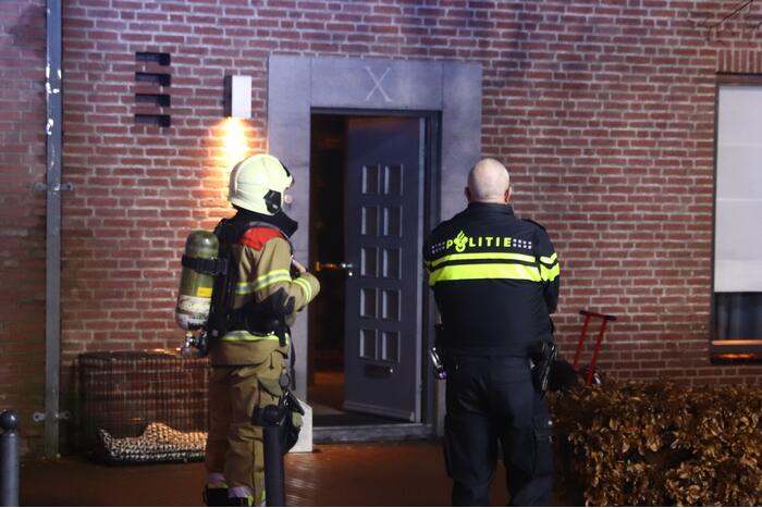 Hond uit woning gehaald bij schoorsteenbrand