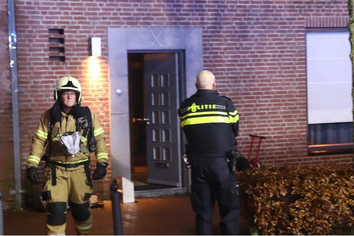 Hond uit woning gehaald bij schoorsteenbrand