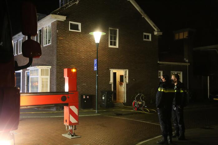 Veel rook bij brand in woning