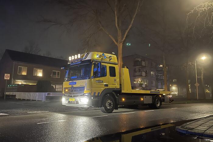 Auto belandt in sloot, inzittenden gevlucht