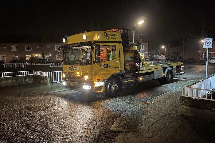 Auto belandt in sloot, inzittenden gevlucht