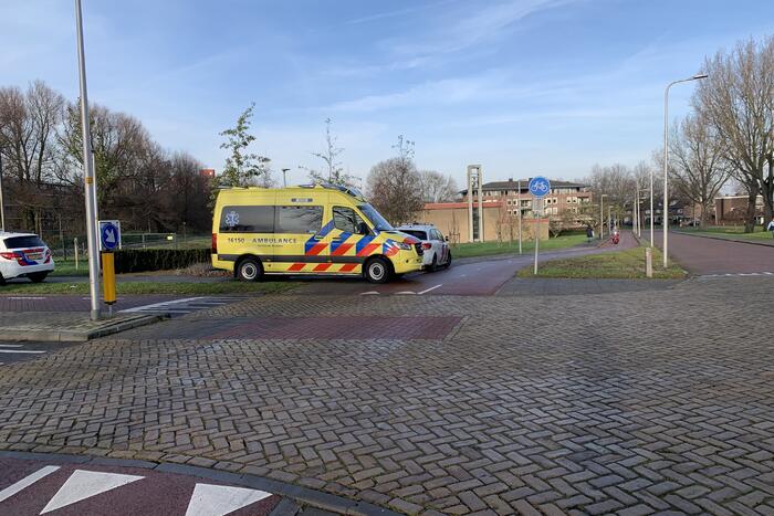 Racefietser botst op voetganger