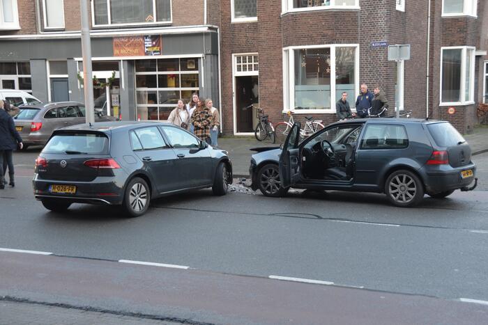 Gewonde bij aanrijding tussen twee voertuigen