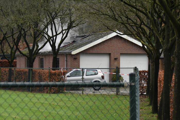 Veel rook bij brand in schuur