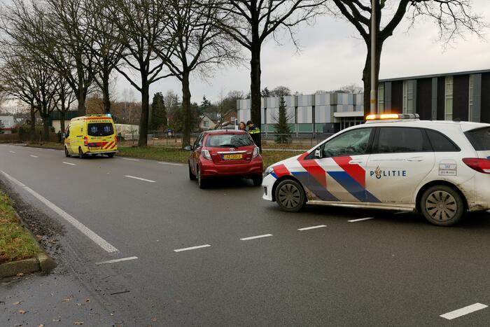 Overstekende voetganger met rollator aangereden door auto