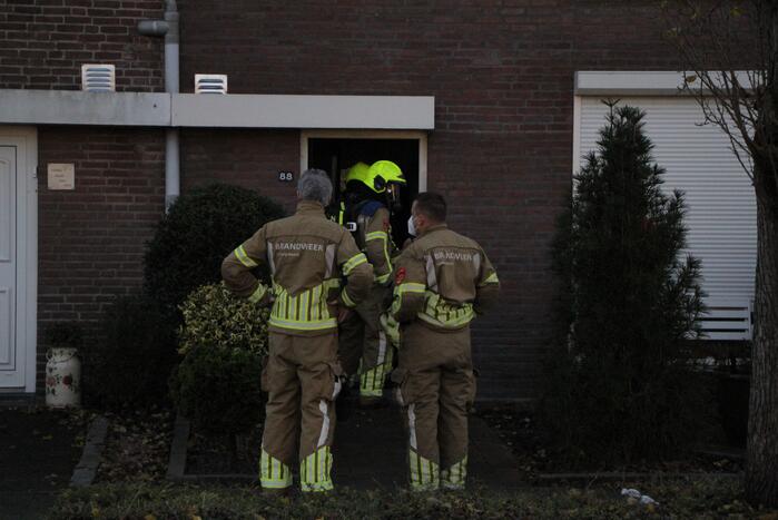 Brandweer doet onderzoek in woning na afgaan van koolmonoxidemelder