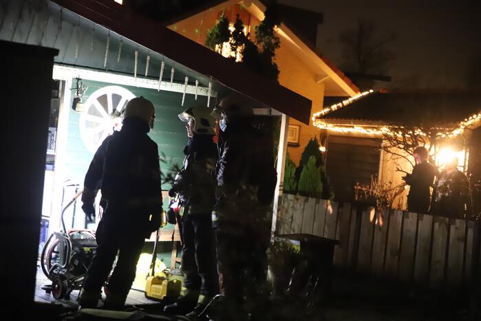 Flinke brand in houten chalet