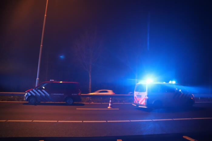 Auto botst tegen pijlwagen