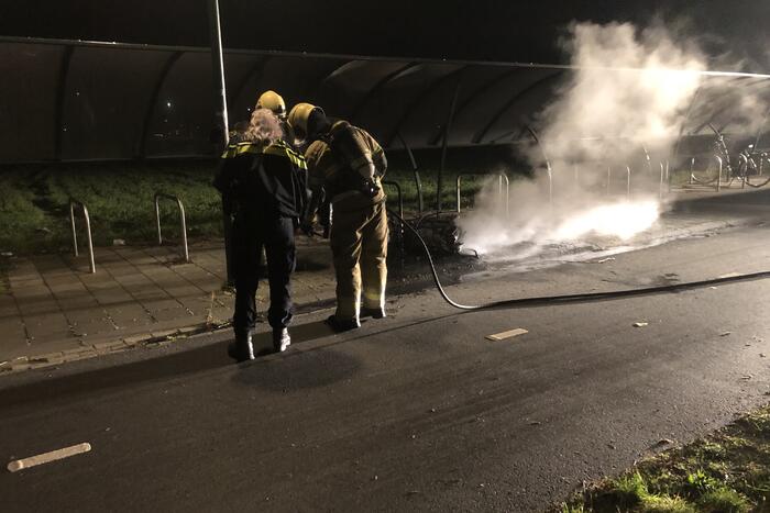 Brommer door brand verwoest