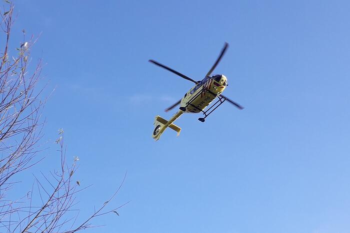 Traumahelikopter ingezet bij incident in woning