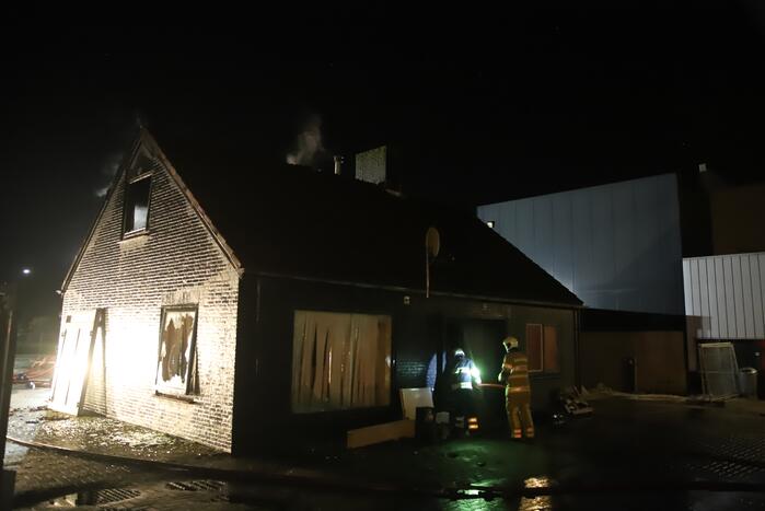 Flinke brand op zolder van woning
