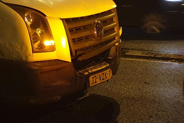 Bestuurder gewond bij kop-staart botsing