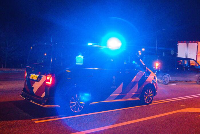 Persoon gewond bij botsing tussen twee auto's