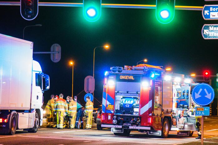 Persoon gewond bij botsing tussen twee auto's