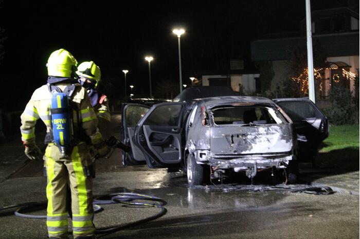 Auto verwoest door brand