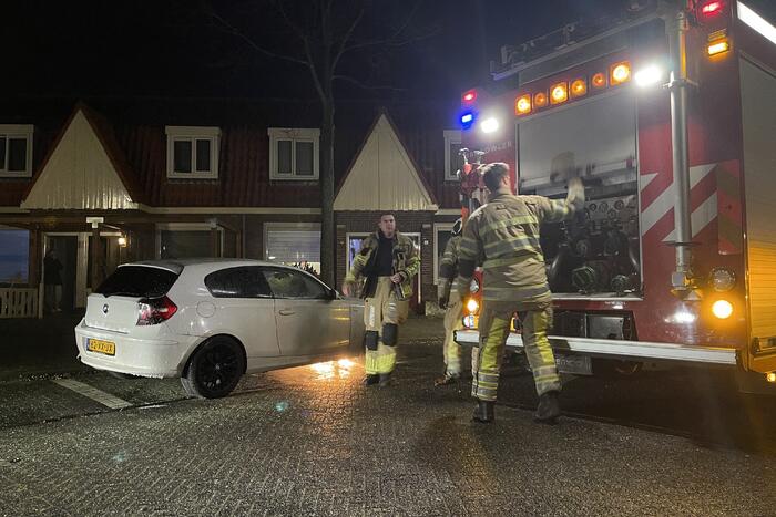 Auto loopt schade op door brand