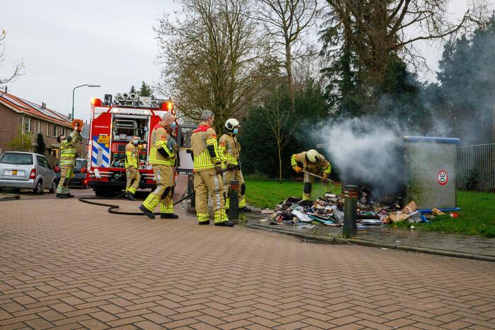 Papiercontainer in brand