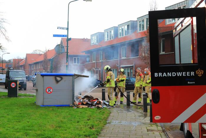 Papiercontainer in brand