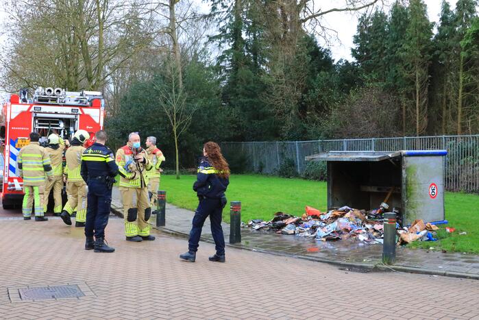 Papiercontainer in brand