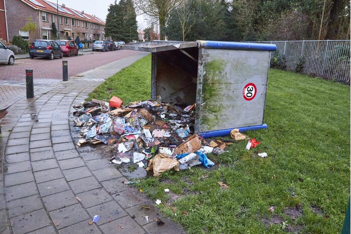 Papiercontainer in brand