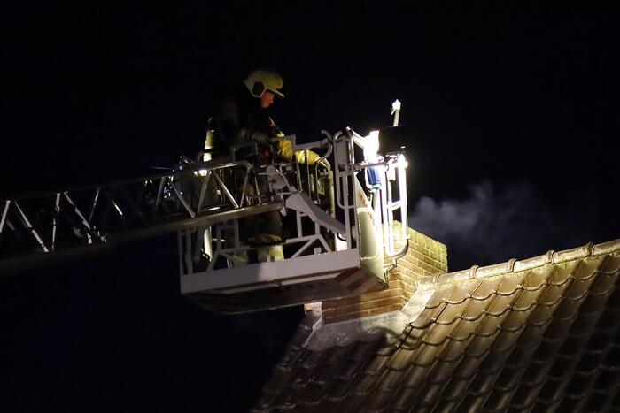 Bewoners proberen zelf brand te blussen