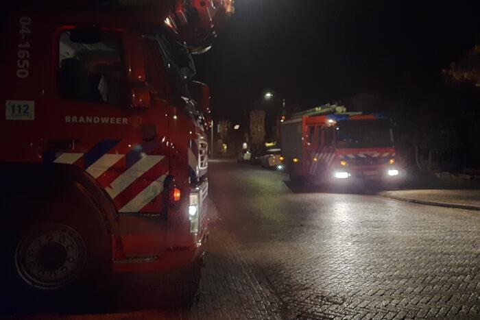 Kat valt van schrik in schoorsteenpijp