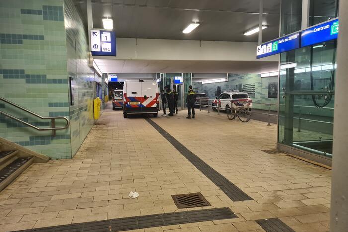 Politie doet meerdere aanhoudingen op NS-station