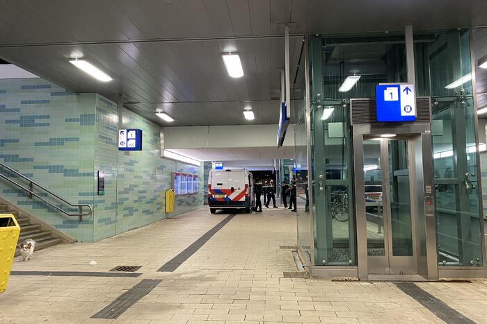 Politie doet meerdere aanhoudingen op NS-station