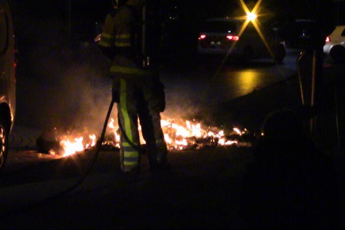 Aantal zaken plastic in brand