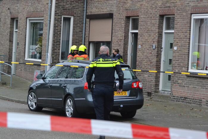 Straat afgesloten door gaslekkage in woning