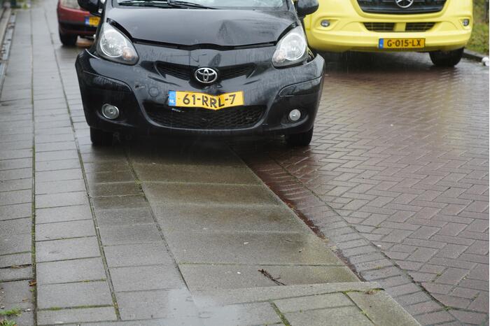 Meerdere auto's botsen op kruising