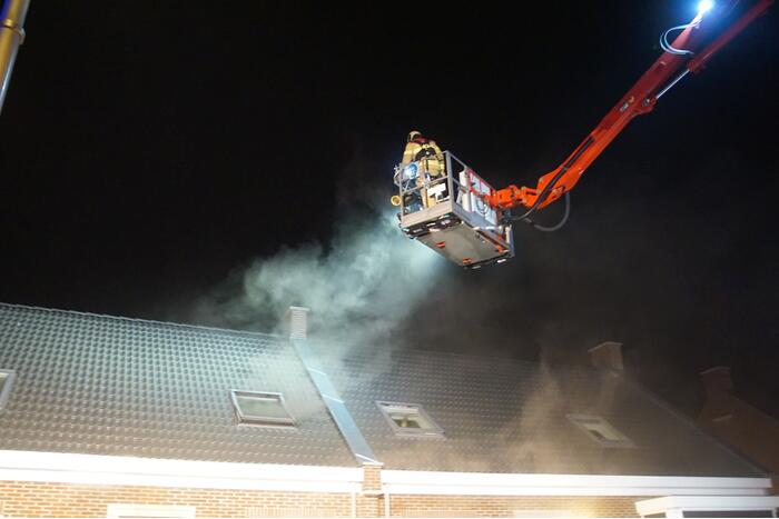 Veel rook bij brand in woning