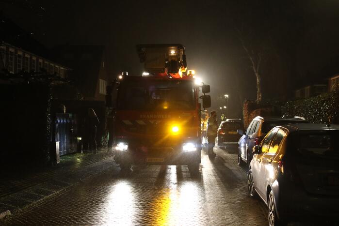Brand in schoorsteen van woning