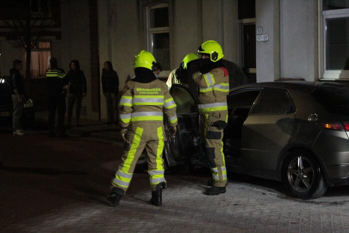 Auto loopt veel schade op bij brand