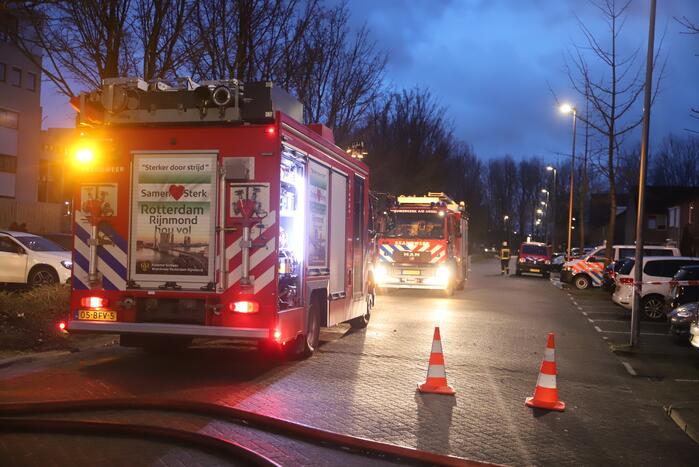 Appartementencomplex vol rook door brand