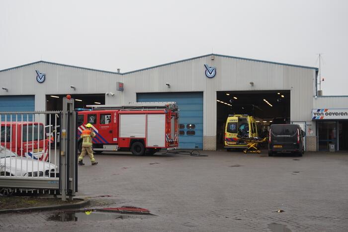 Explosie in loods Touringcarbedrijf Van Oeveren
