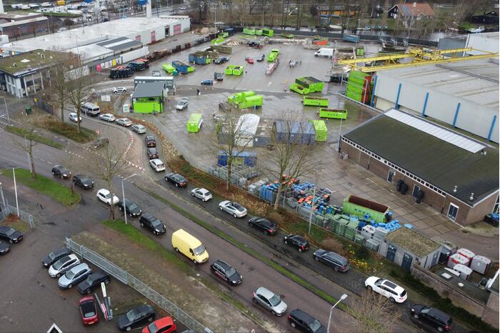 Mega drukte bij ROVA Milieubrengstation tijdens lockdown