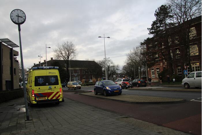 Scooterrijder gewond bij botsing met auto