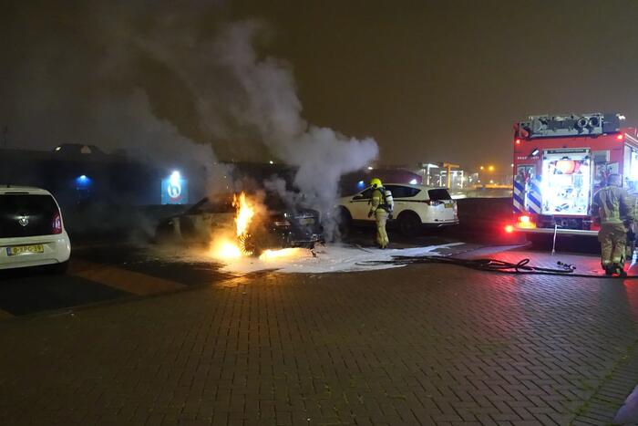 Auto verwoest door brand
